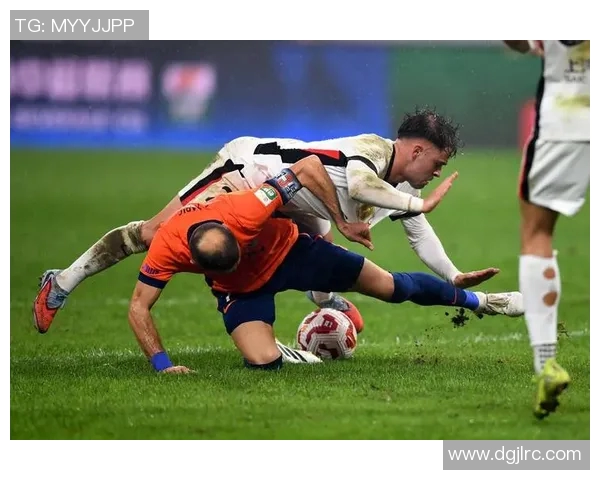 苏宁与亚泰激战正酣10月22日精彩对决引发球迷热议 苏宁与亚泰激战正酣10月22日精彩对决引发球迷热议