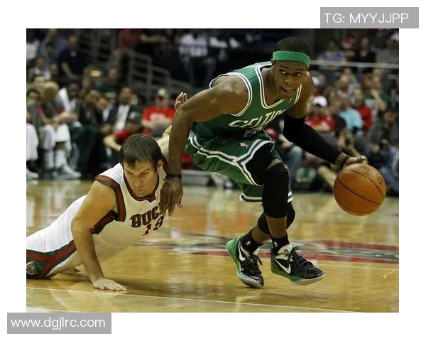 朗多助攻展现篮球智慧助力球队胜利的精彩瞬间 朗多助攻展现篮球智慧助力球队胜利的精彩瞬间